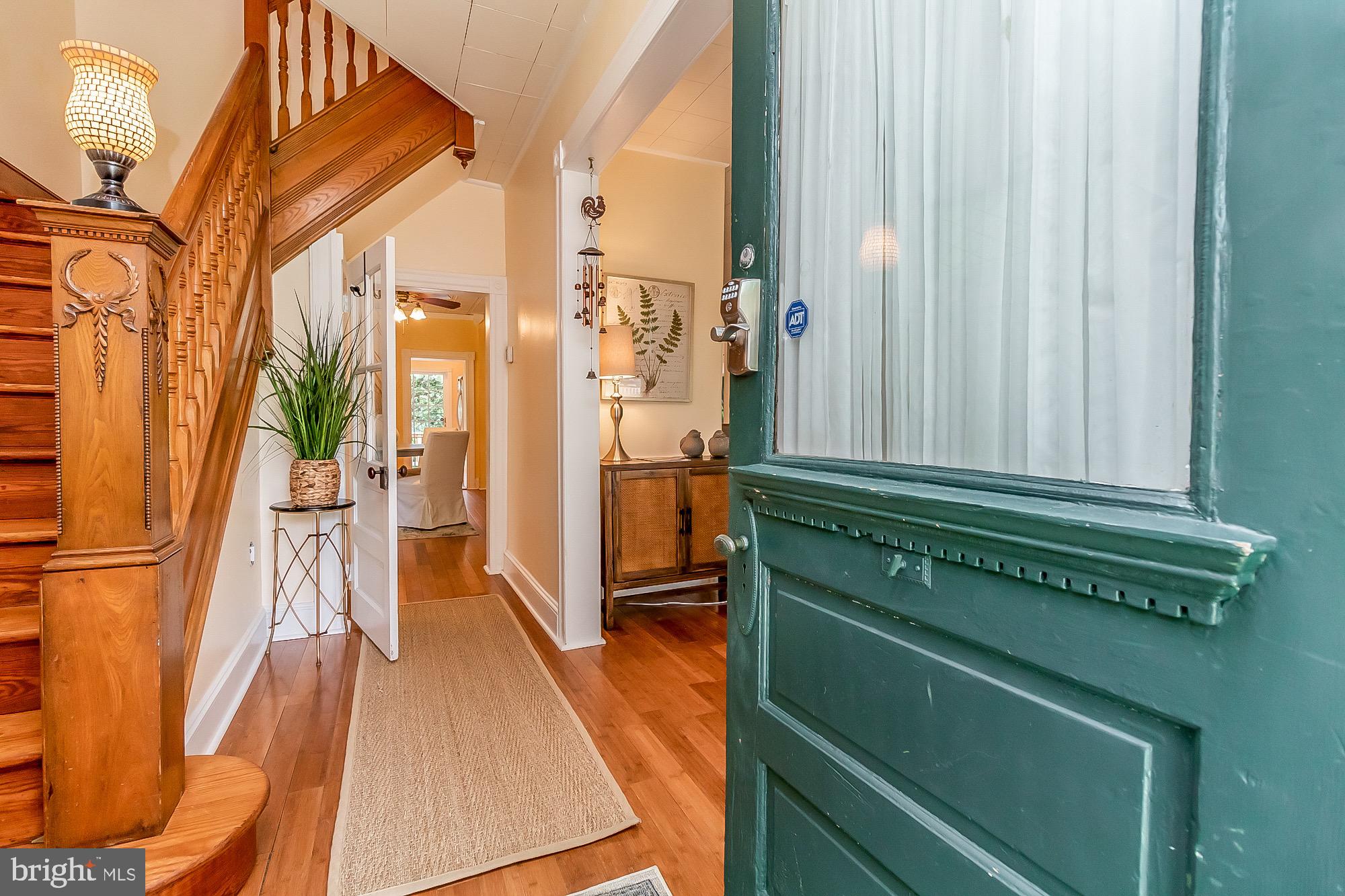 WELCOME HOME BEAUTIFUL DETAIL.