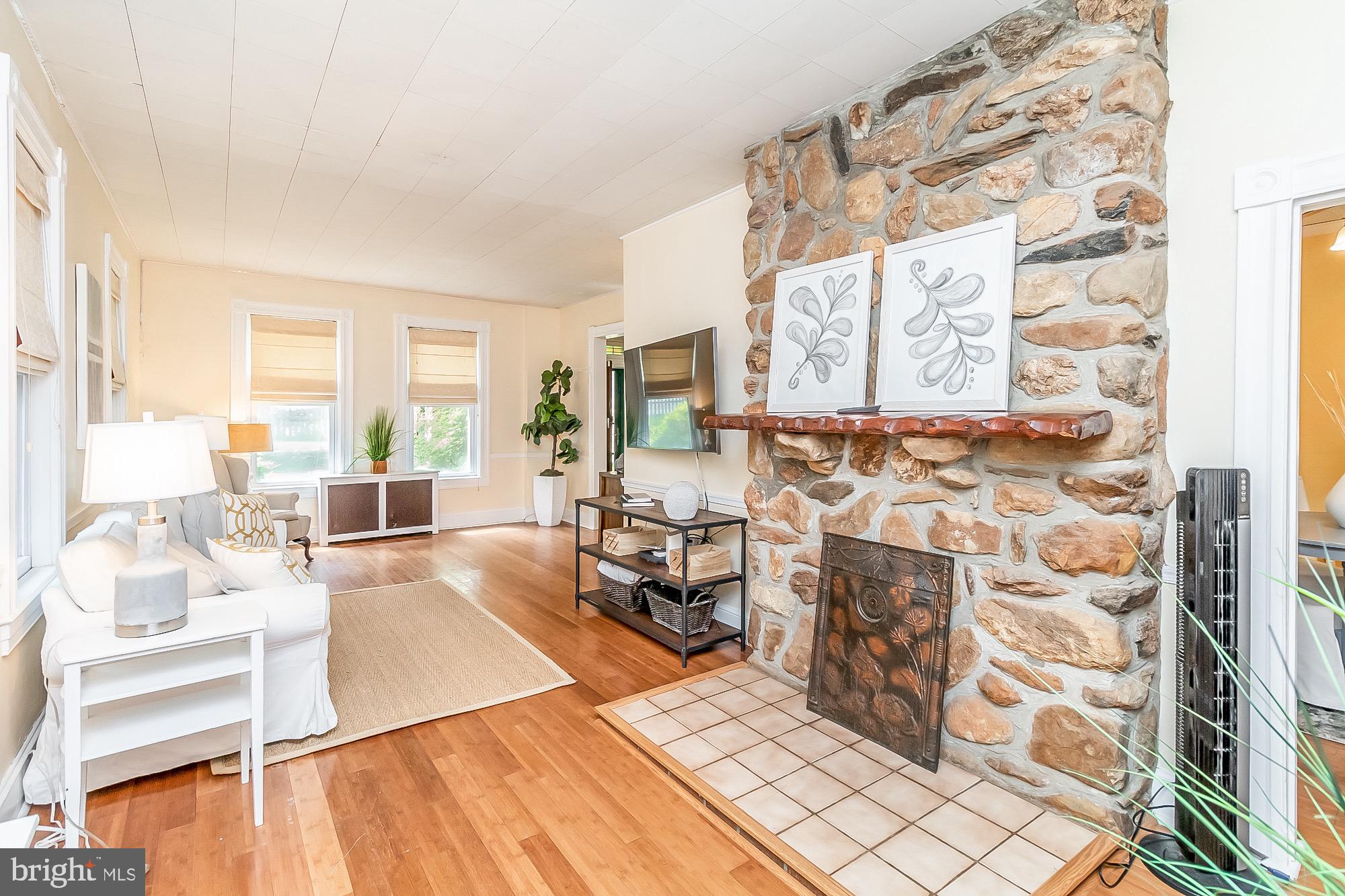 6211 Ridgeview Avenue Baltimore, MD 21206 - Photo 15 of 88 BEAUTIFUL STACKED STONE.