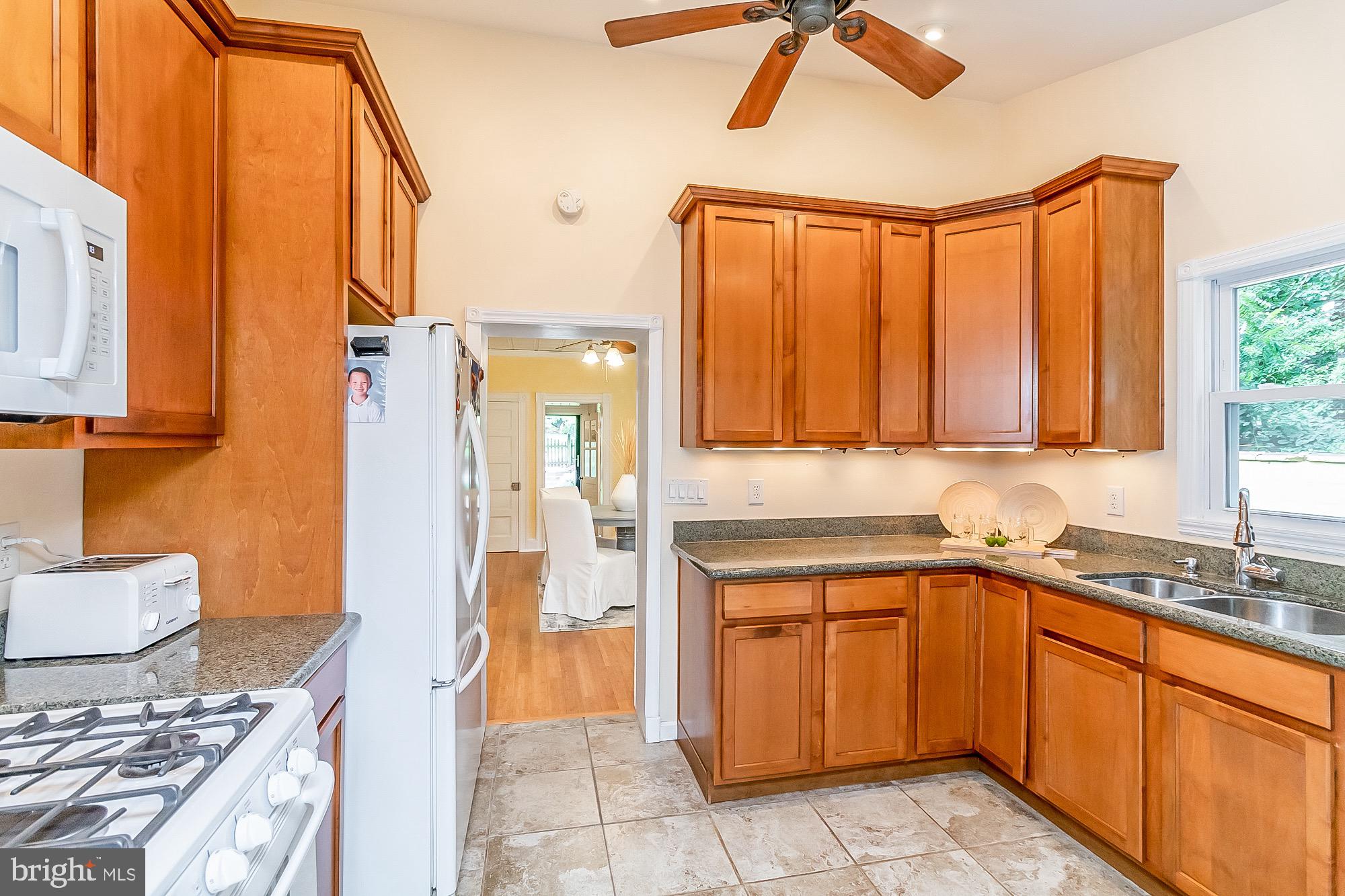6211 Ridgeview Avenue Baltimore, MD 21206 - Photo 27 of 88 UNDER CABINET LIGHTS, CEILING FAN