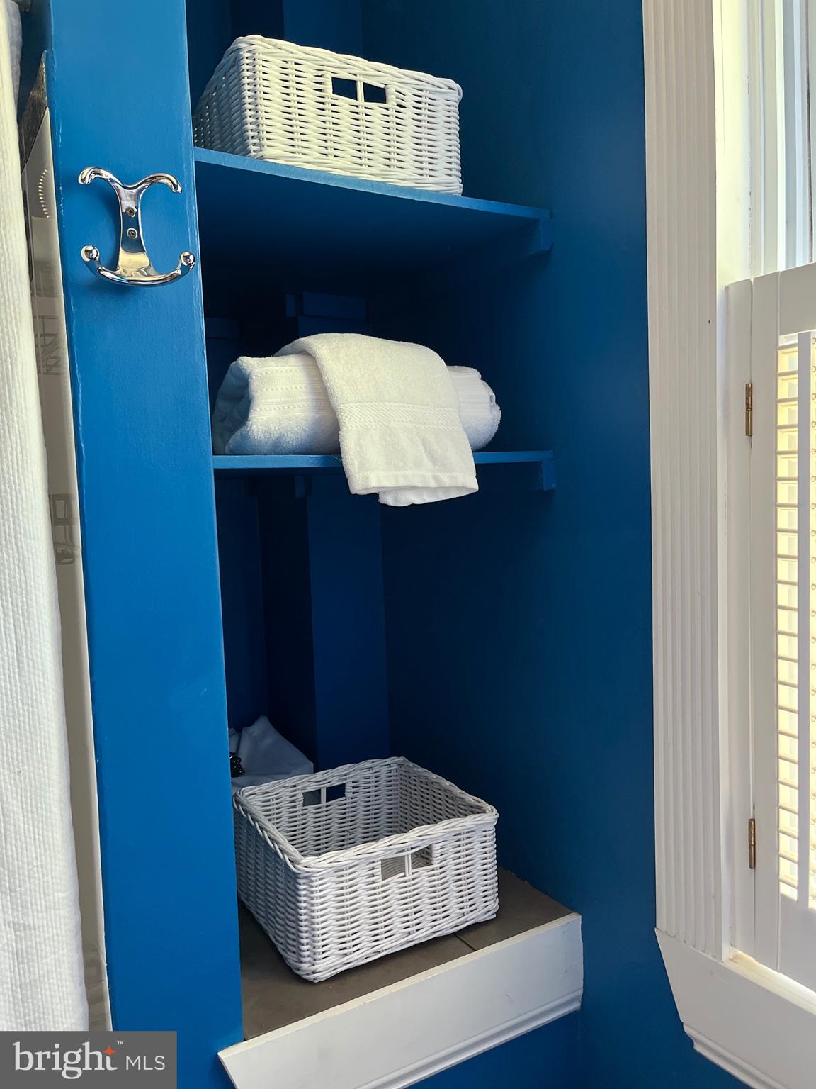 6211 Ridgeview Avenue Baltimore, MD 21206 - Photo 71 of 88 BATHROOM BUILT IN SHELVES