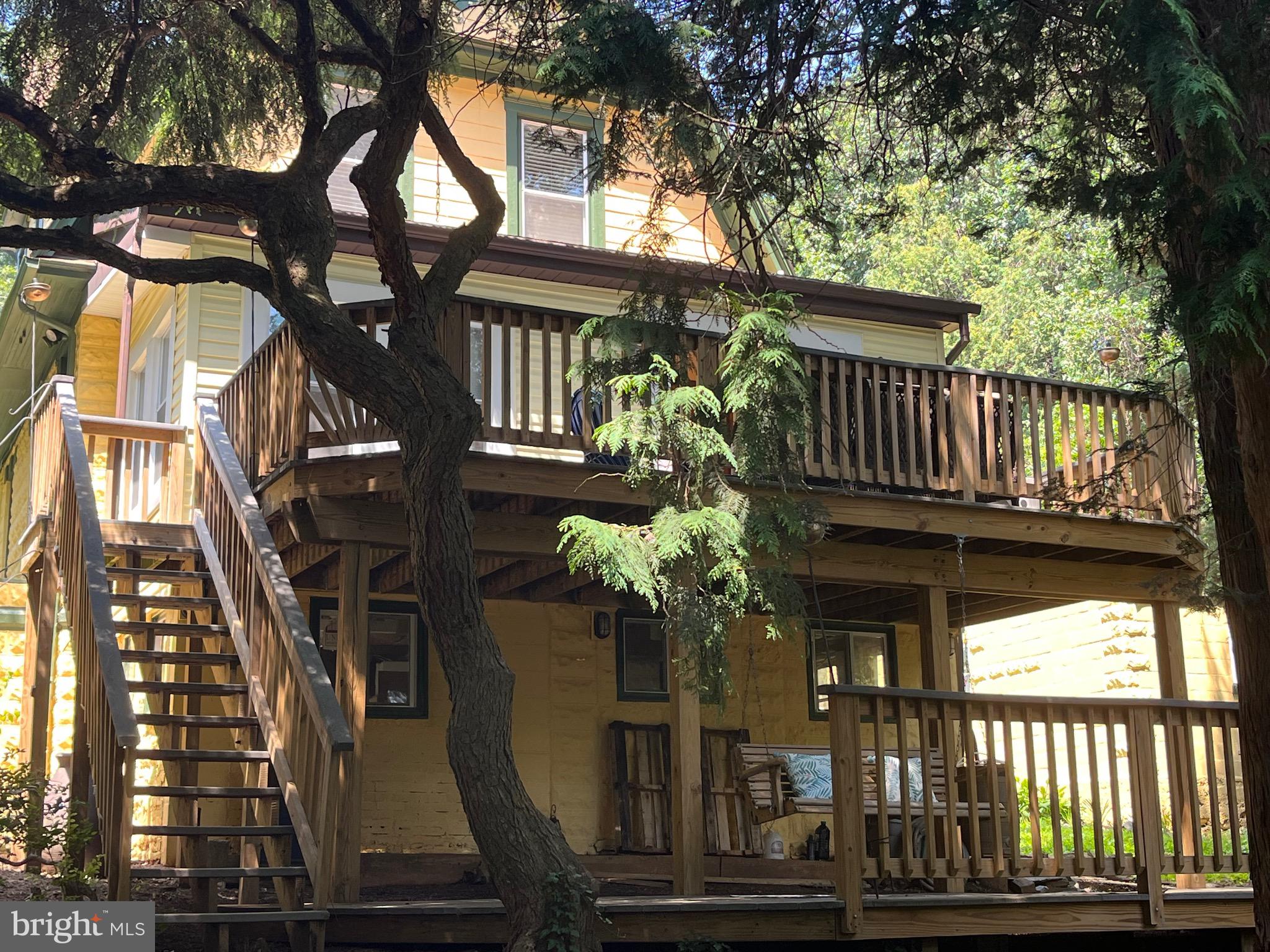 6211 Ridgeview Avenue Baltimore, MD 21206 - Photo 73 of 88 LOTS OF ENTERTAINING AN RELAXING SPACE