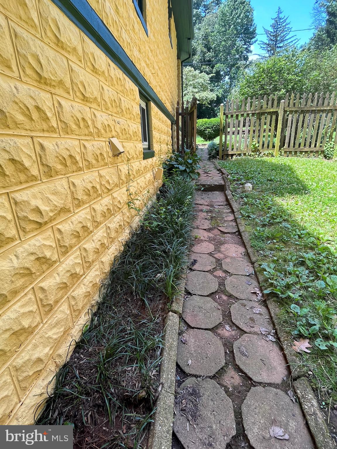 6211 Ridgeview Avenue Baltimore, MD 21206 - Photo 83 of 88 HARDSCAPE WALKWAYS