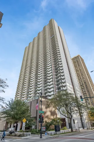 $265,000 | 6033 North Sheridan Road, Unit 15L, Chicago, IL 60660