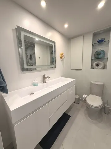 $265,000 | 6033 North Sheridan Road, Unit 15L, Chicago, IL 60660