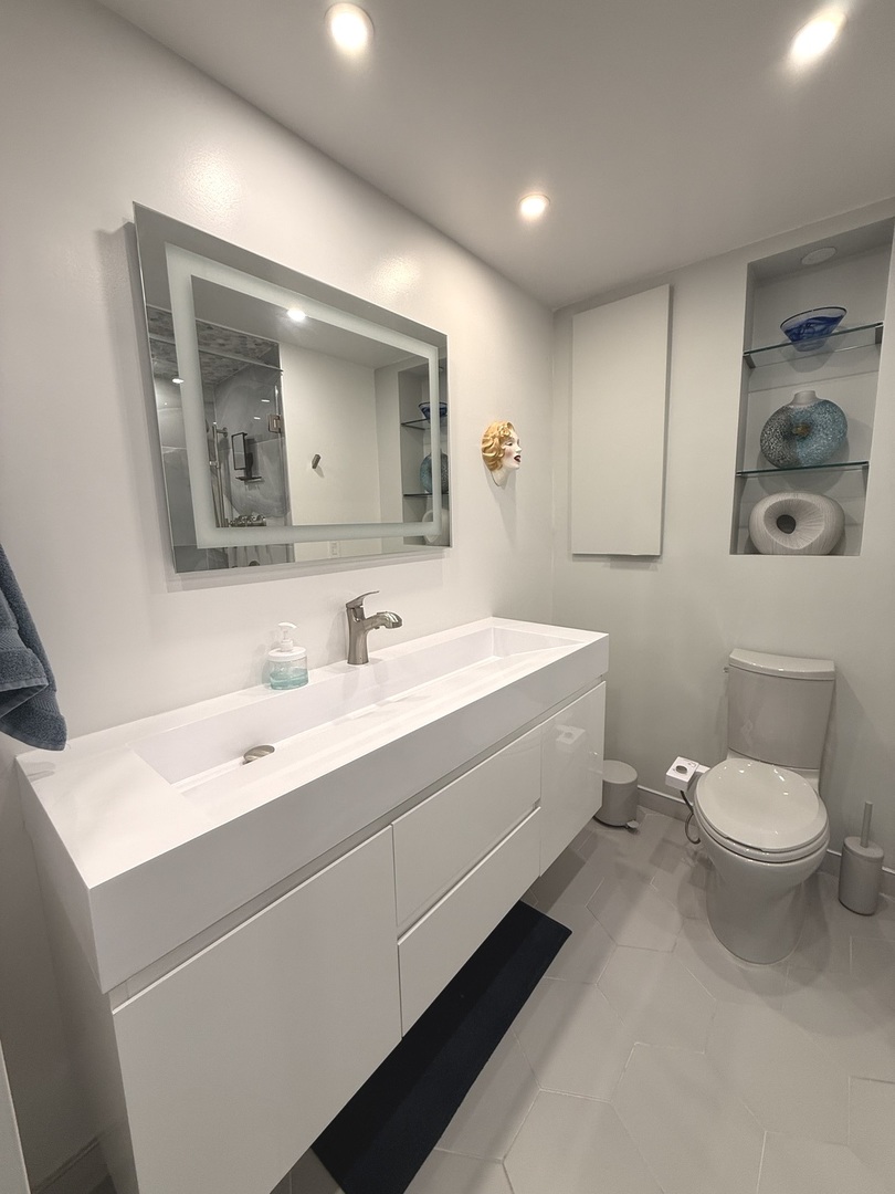 6033 North Sheridan Road, Unit 15L Chicago, IL 60660 - Photo 21 of 26