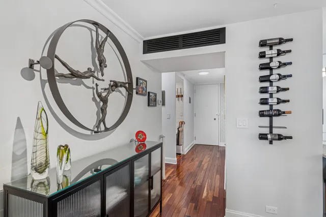 $265,000 | 6033 North Sheridan Road, Unit 15L, Chicago, IL 60660