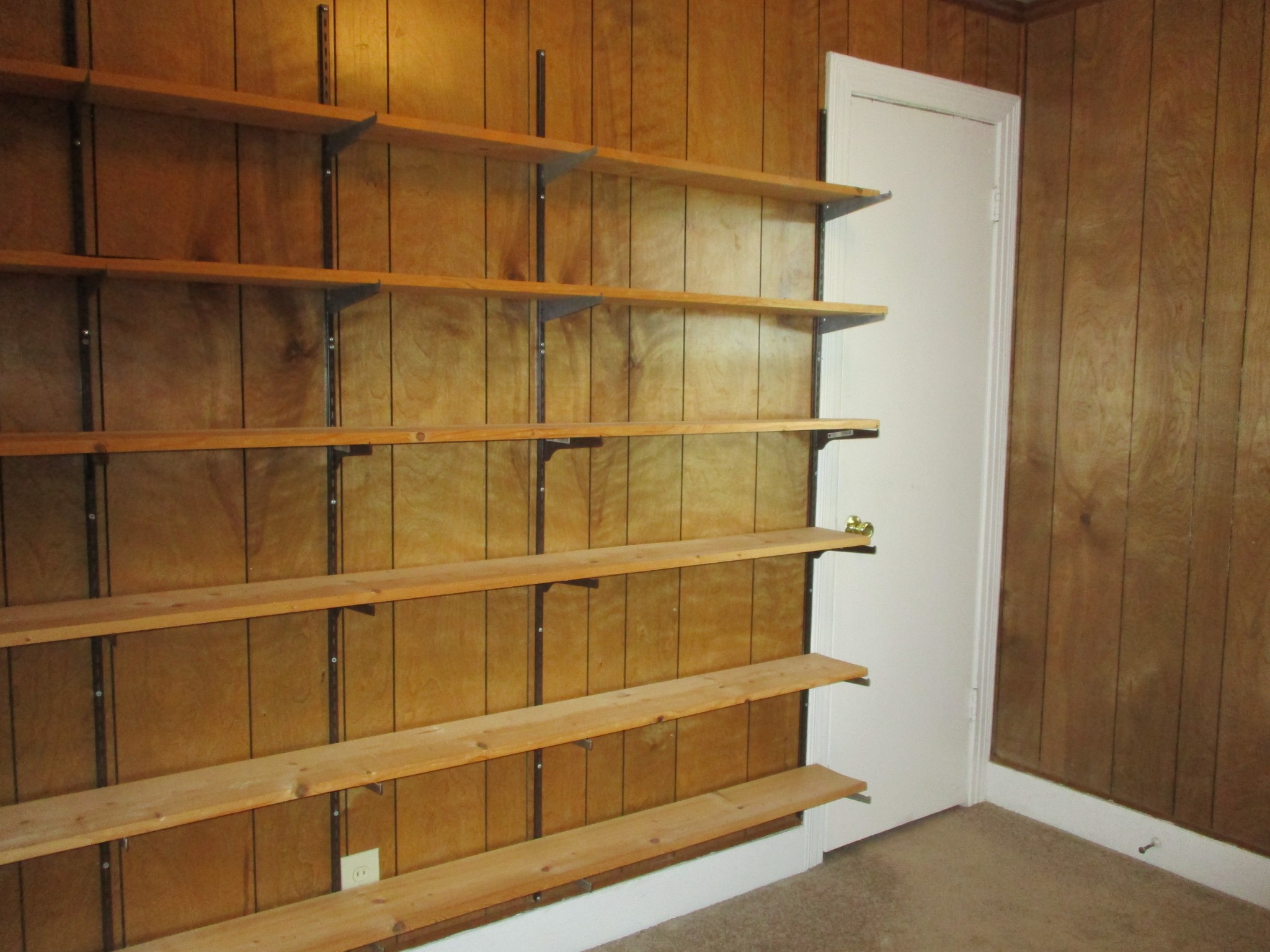 1003 Hickory Ridge Road Lebanon, TN 37087 - Photo 17 of 18 a view of a room with shelf