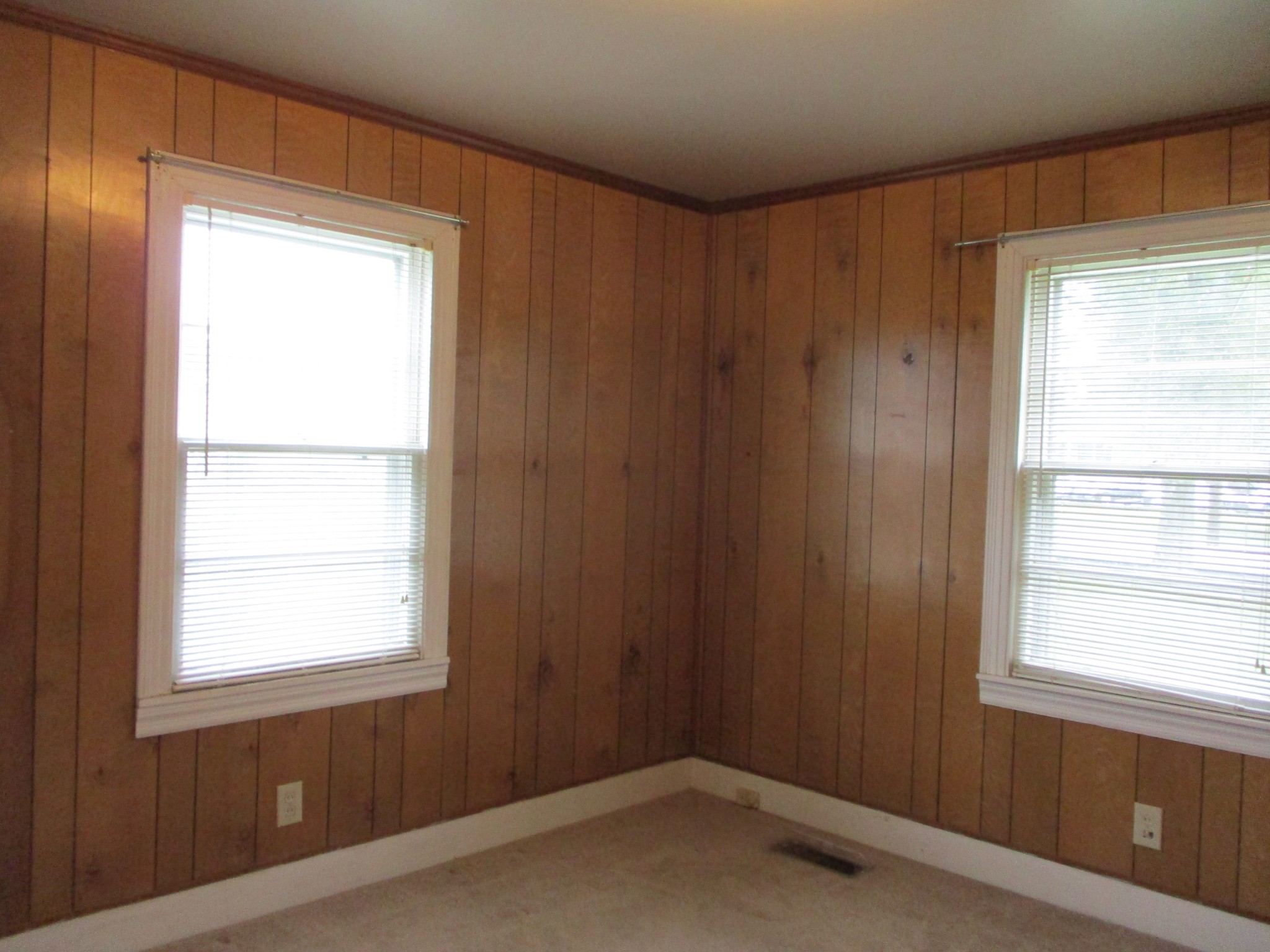 1003 Hickory Ridge Road Lebanon, TN 37087 - Photo 7 of 18 a small space with a window