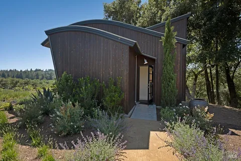 $3,995,000 | 10533 Westside Road, Healdsburg, CA 95448