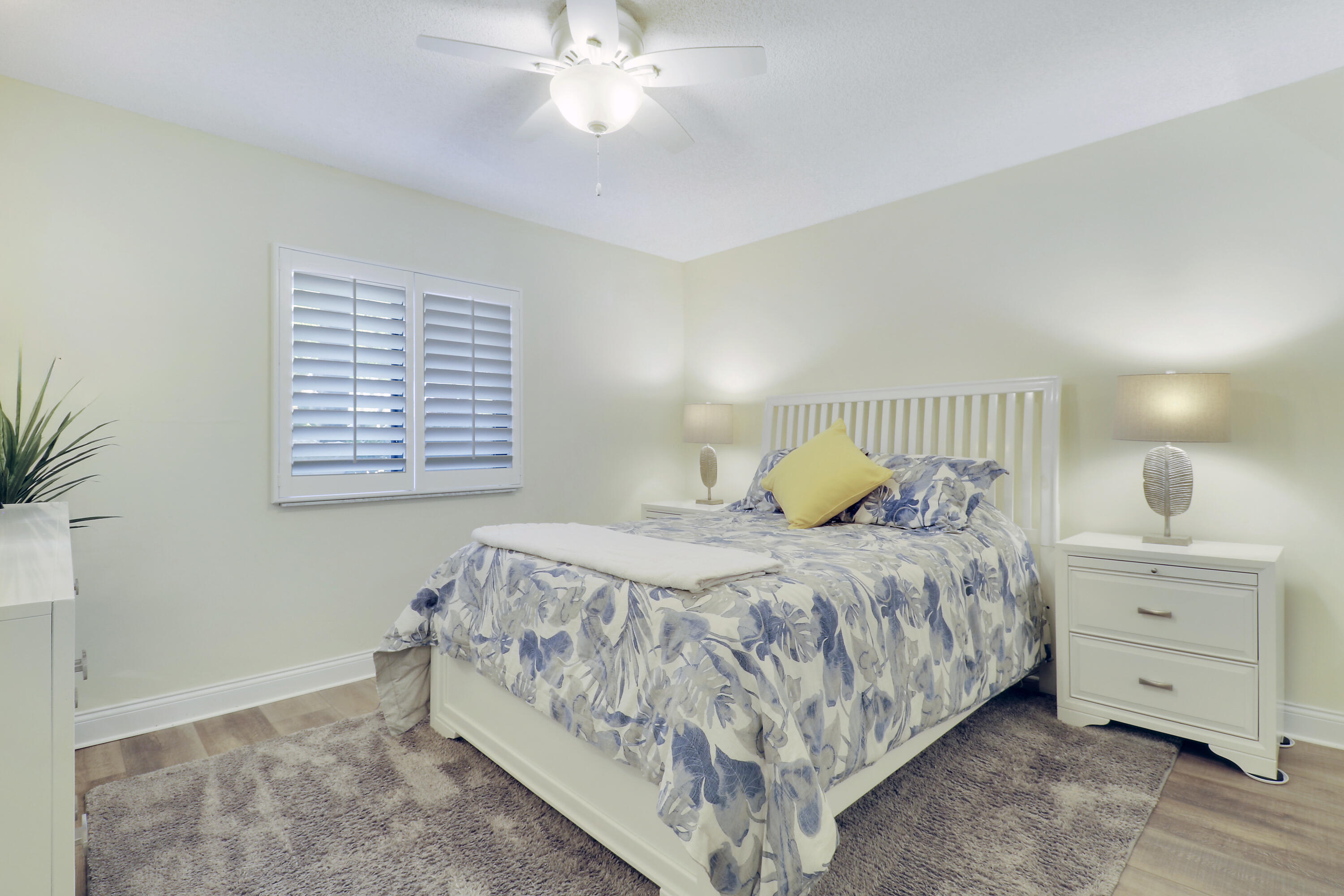 1301 Seafarer Circle, Unit 105 Jupiter, FL 33477 - Photo 17 of 37 Guest Bedroom