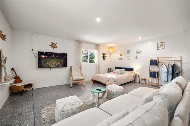 $4,800 | 109 Peterson Lane, Palm Harbor, FL 34683