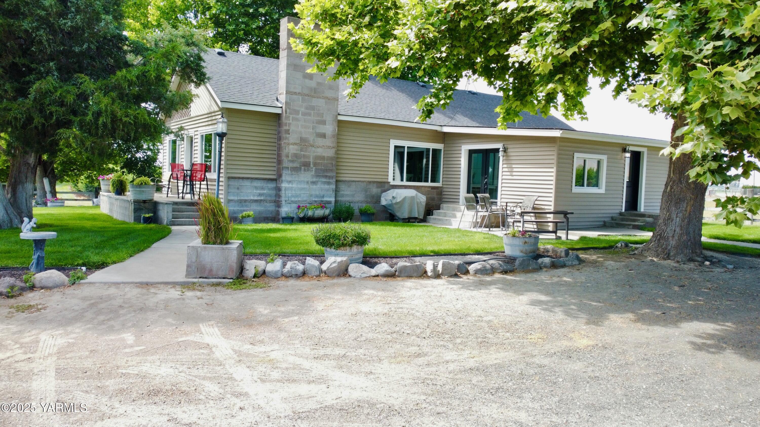 2060 Cemetery Road Sunnyside, WA 98944 - Photo 12 of 29 dji_fly_20250624_150502_327_175080325923