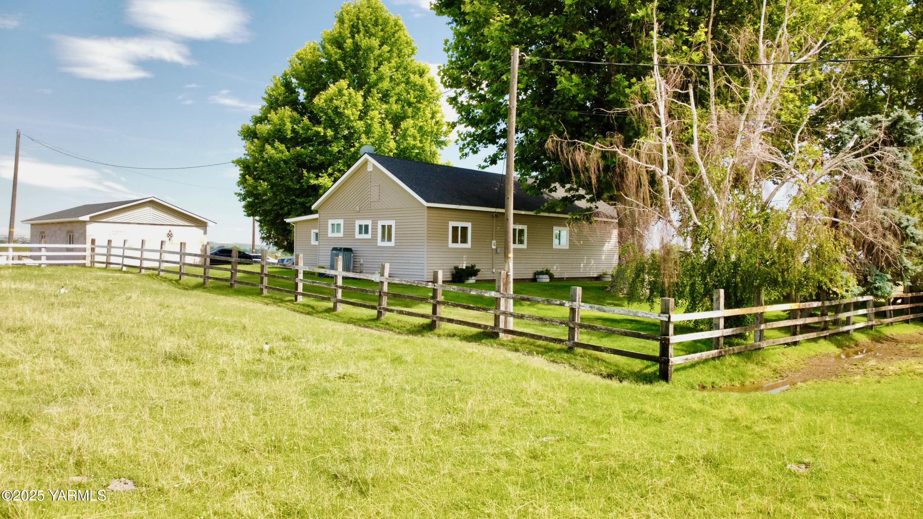 2060 Cemetery Road Sunnyside, WA 98944 - Photo 20 of 29 dji_fly_20250624_150802_331_175080325578