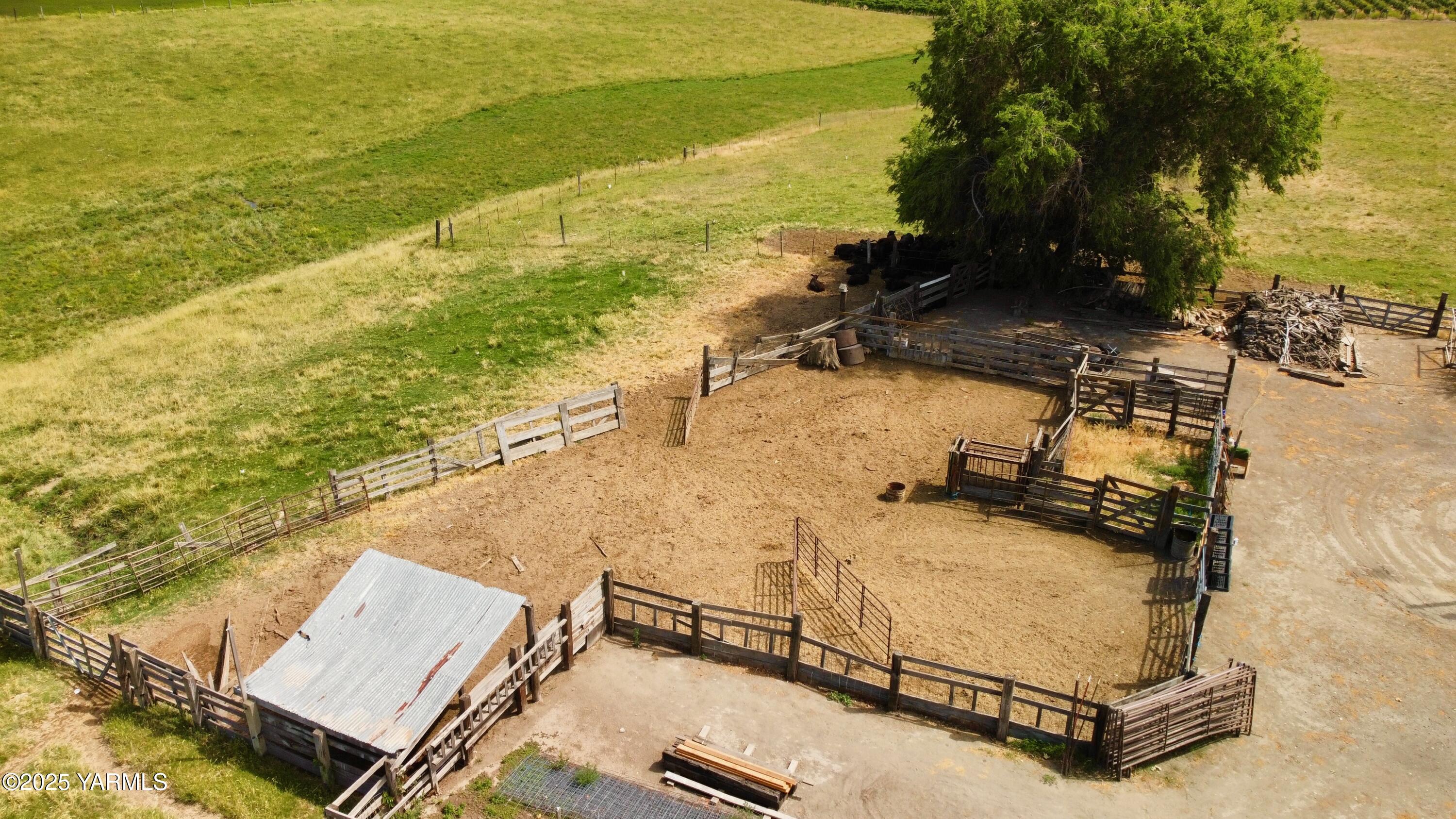 2060 Cemetery Road Sunnyside, WA 98944 - Photo 22 of 29 dji_fly_20250624_150838_332_175080325497