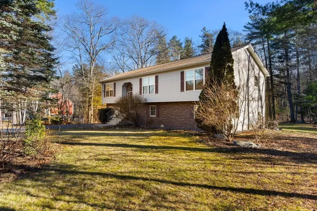 $649,900 | 298 Wren Street, Taunton, MA 02718