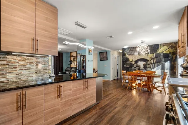 $649,900 | 298 Wren Street, Taunton, MA 02718