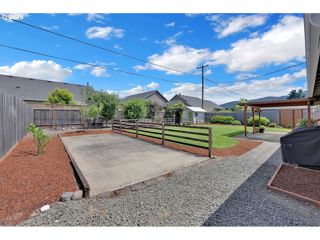 1027 Longridge Drive Springfield, OR 97478 - Photo 42 of 43