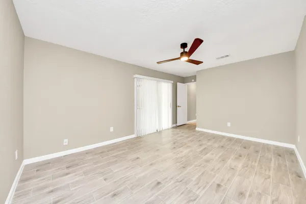 $2,500 | 16222 Forest Bend Avenue, Friendswood, TX 77546