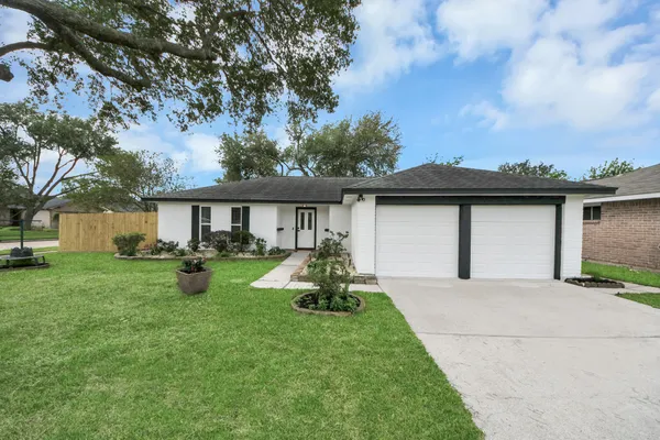 $2,500 | 16222 Forest Bend Avenue, Friendswood, TX 77546