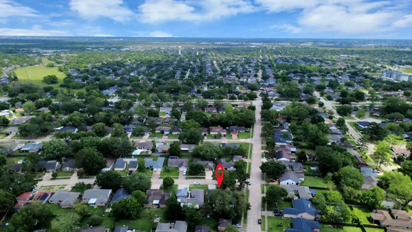 $2,500 | 16222 Forest Bend Avenue, Friendswood, TX 77546