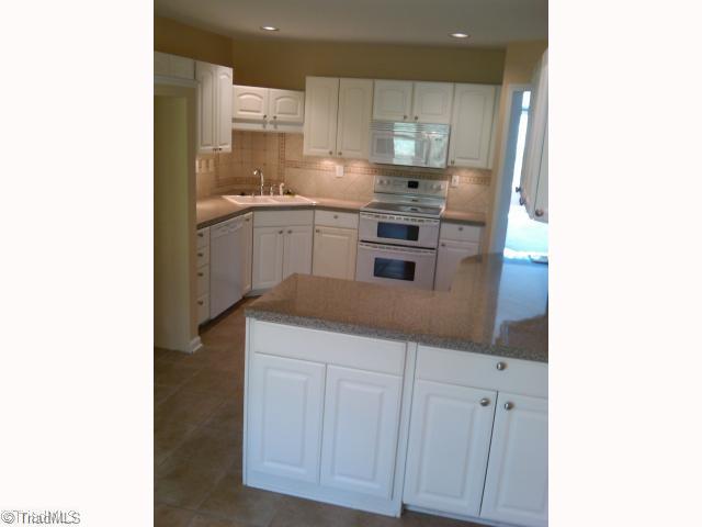 5550 Folkstone Road Pfafftown, NC 27040 - Photo 8 of 9 Kitchen.