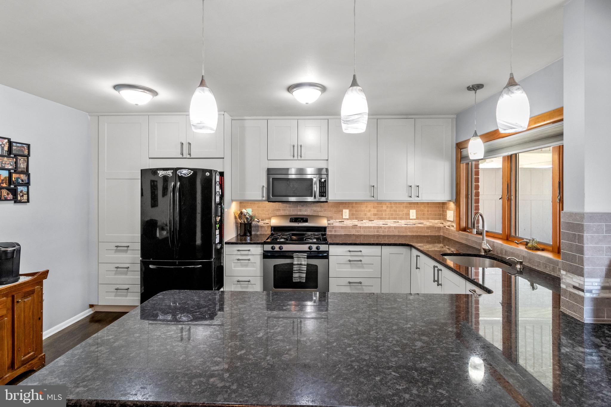 12525 Fedor Road Philadelphia, PA 19154 - Photo 8 of 30