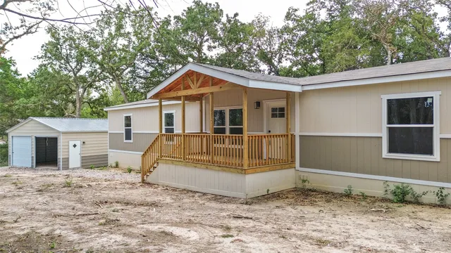 $274,900 | 3332 FM 1697 Road, Ledbetter, TX 78946