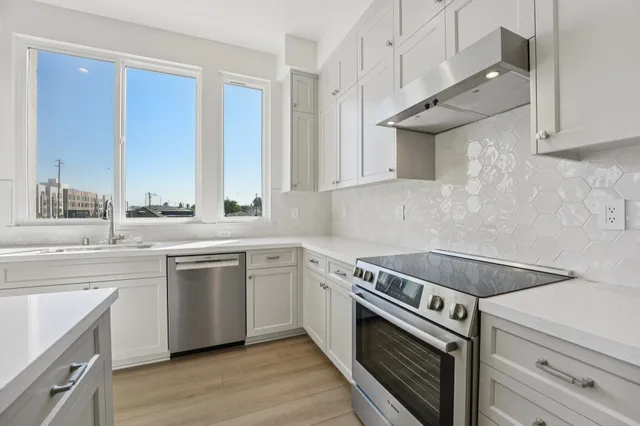 $1,174,961 | 1933 Grand Street, Alameda, CA 94501