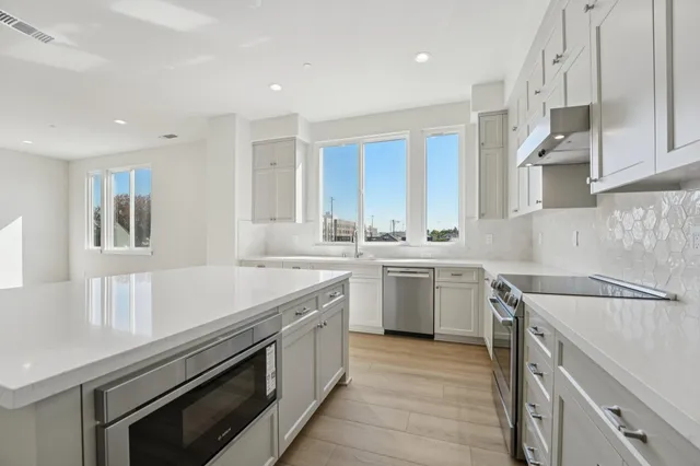 $1,174,961 | 1933 Grand Street, Alameda, CA 94501