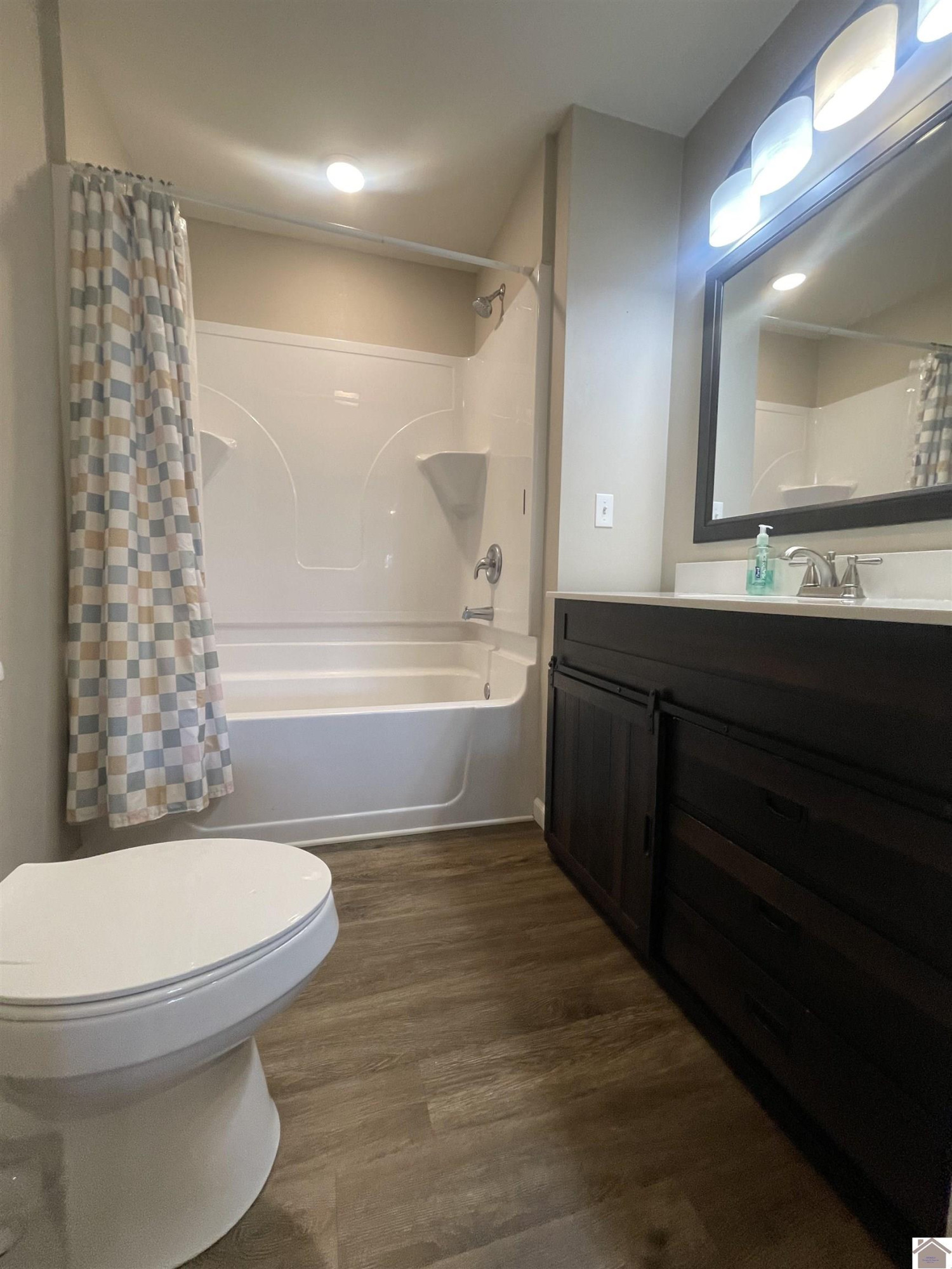 1783 Radio Road Almo, KY 42020 - Photo 12 of 19 Primary ensuite bath