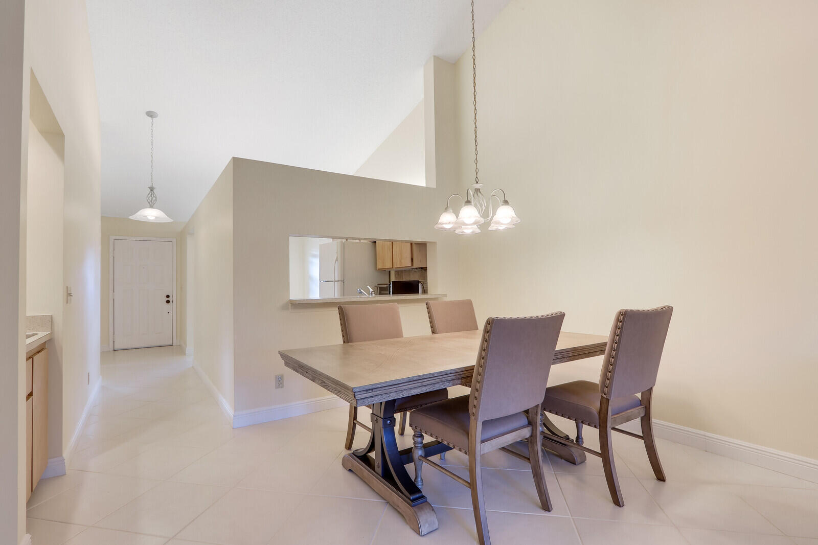 202 Pinecrest Circle, Unit F Jupiter, FL 33458 - Photo 3 of 22 04_Image_4_mls