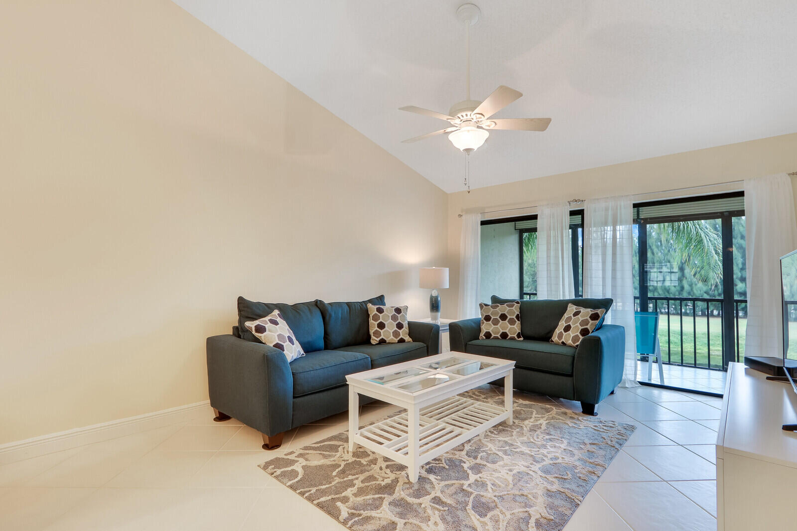 202 Pinecrest Circle, Unit F Jupiter, FL 33458 - Photo 6 of 22 07_Image_7_mls