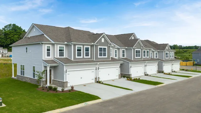 $339,990 | 1806 Tupelo Lane, Columbia, TN 38401