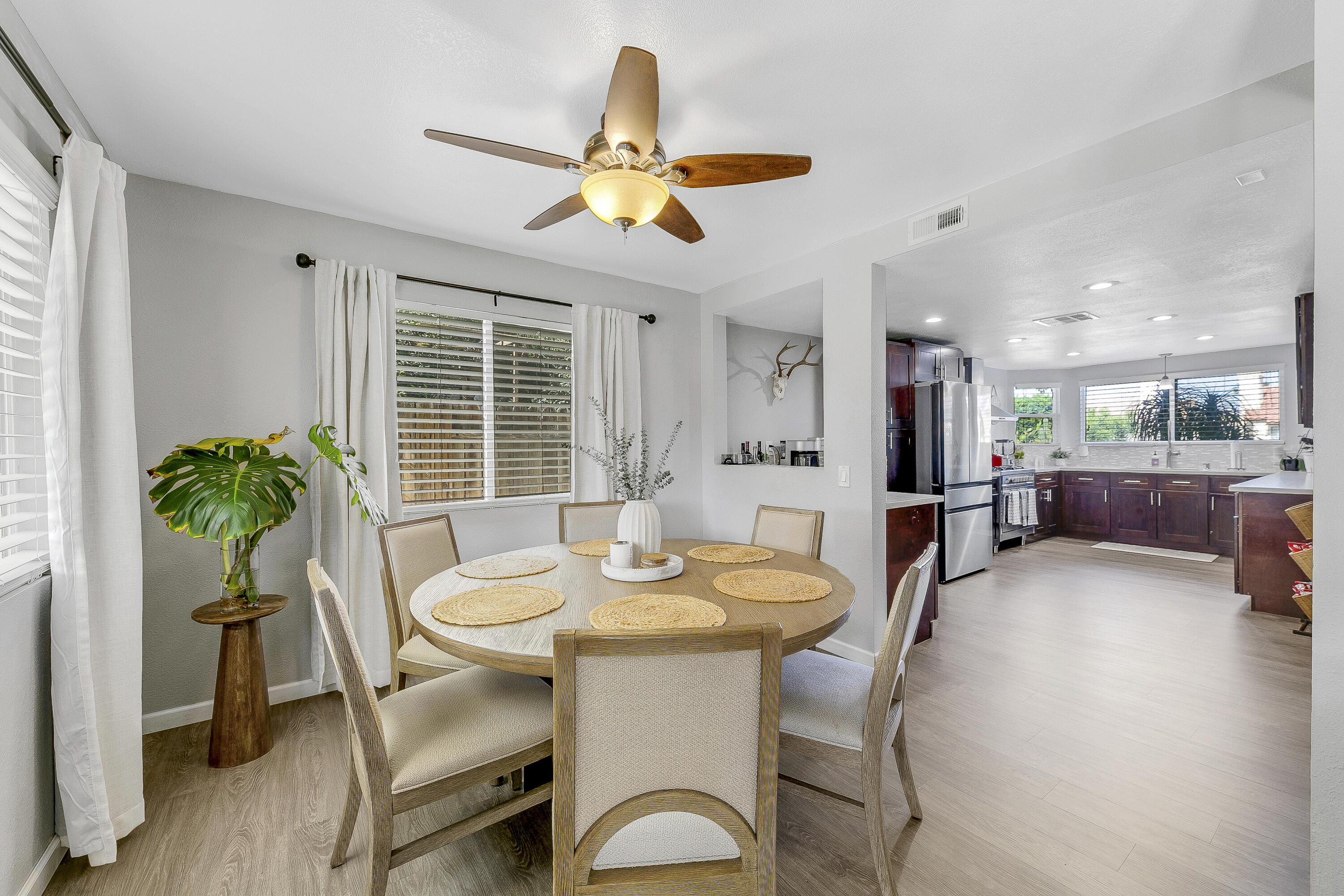 45587 Indian River Road Indio, CA 92201 - Photo 11 of 67 37 DINING FULL