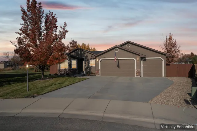 $479,999 | 1050 East Cougar Creek Court, Meridian, ID 83646