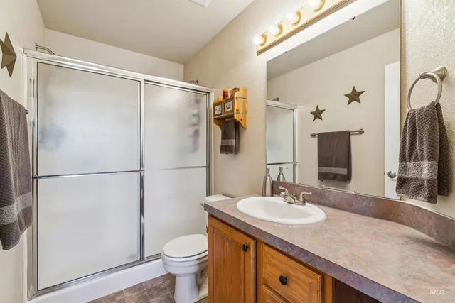 $479,999 | 1050 East Cougar Creek Court, Meridian, ID 83646