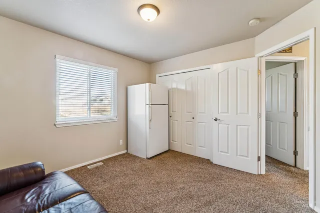 $479,999 | 1050 East Cougar Creek Court, Meridian, ID 83646