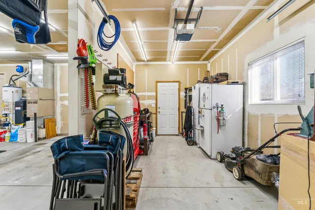 $479,999 | 1050 East Cougar Creek Court, Meridian, ID 83646