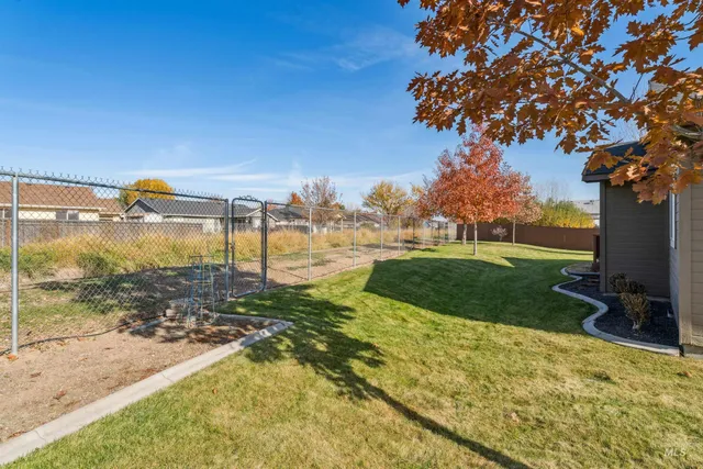 $479,999 | 1050 East Cougar Creek Court, Meridian, ID 83646