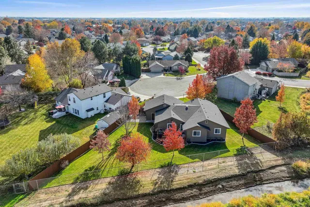 $479,999 | 1050 East Cougar Creek Court, Meridian, ID 83646