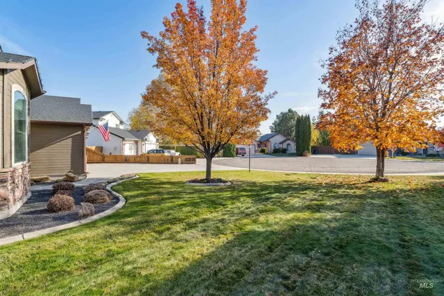 $479,999 | 1050 East Cougar Creek Court, Meridian, ID 83646