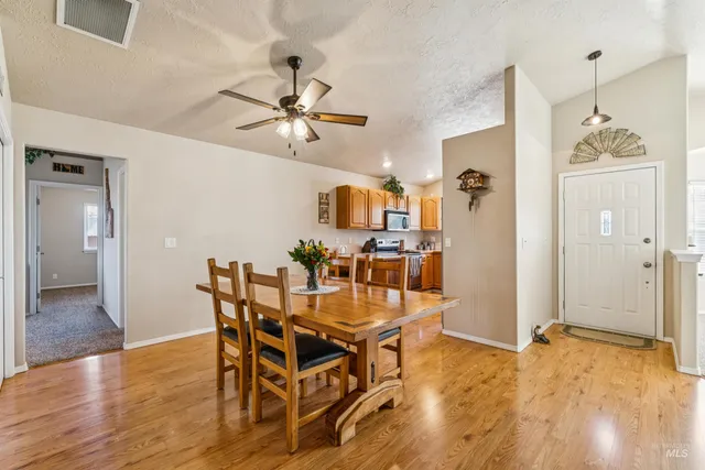 $479,999 | 1050 East Cougar Creek Court, Meridian, ID 83646