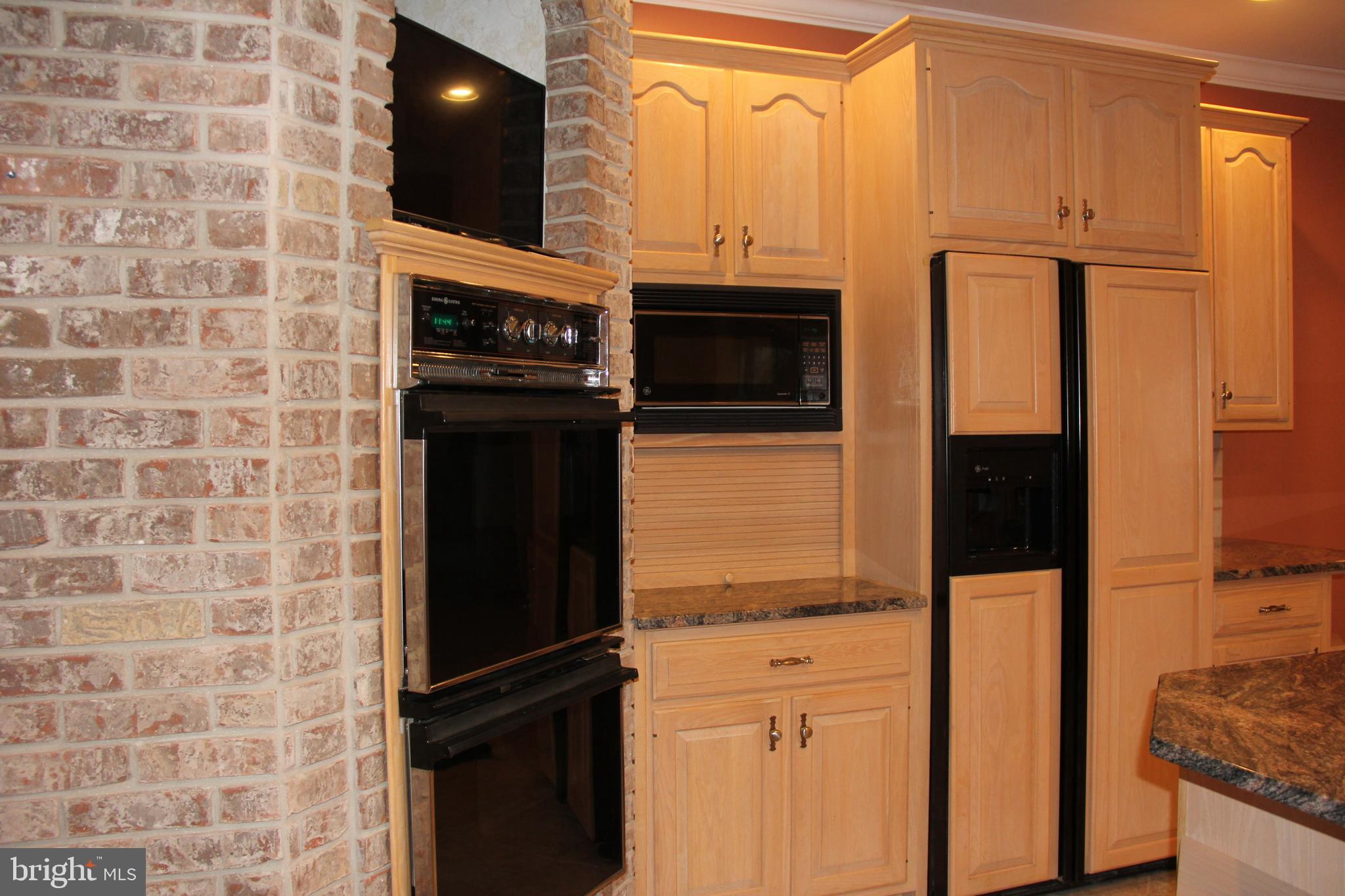 2 Southview Lane Lititz, PA 17543 - Photo 22 of 83 Bleached Maple Kitchen with Wall Over