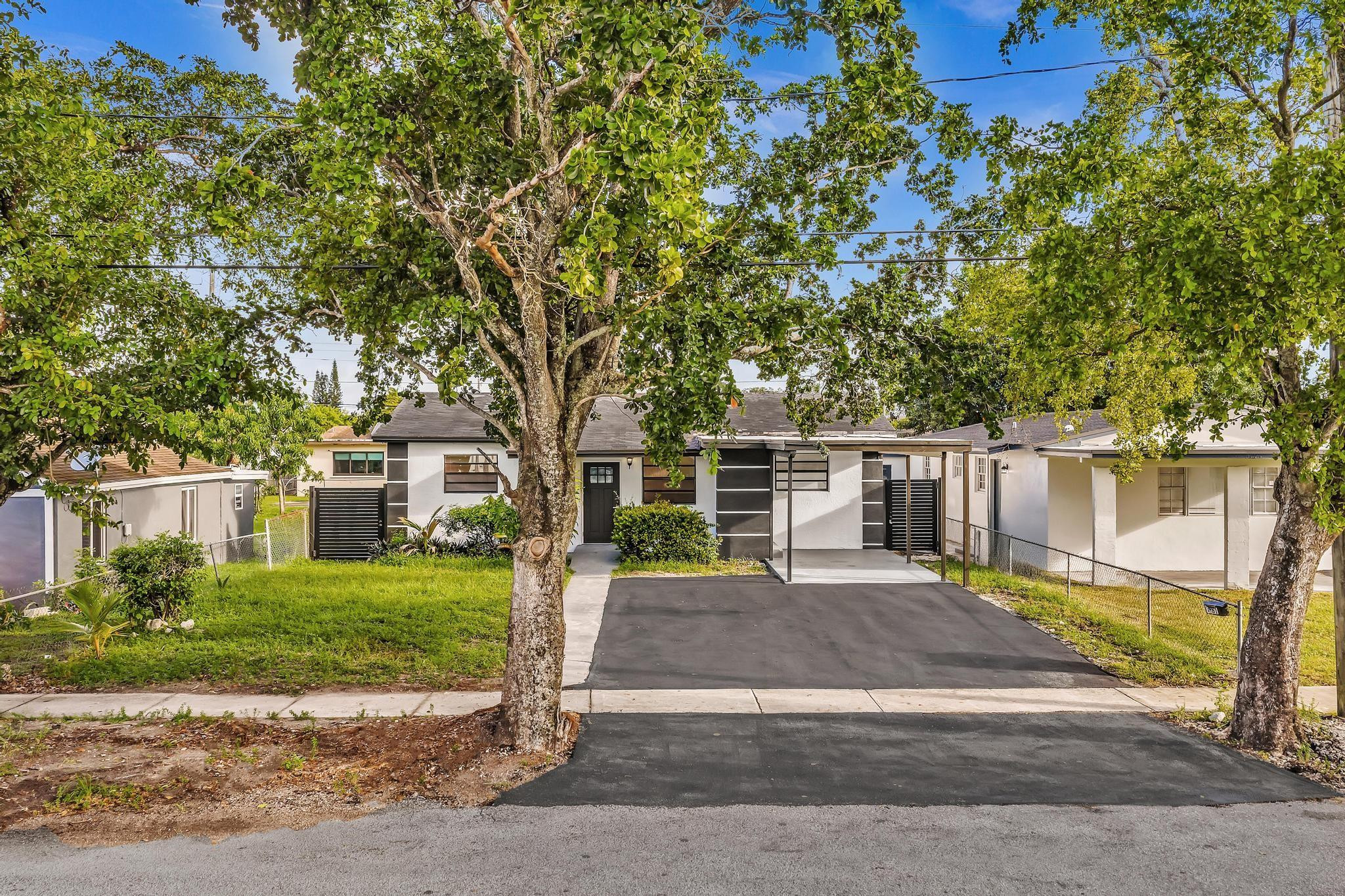 5361 Flagler Street Hollywood, FL 33021 - Photo 3 of 34 Photo 3