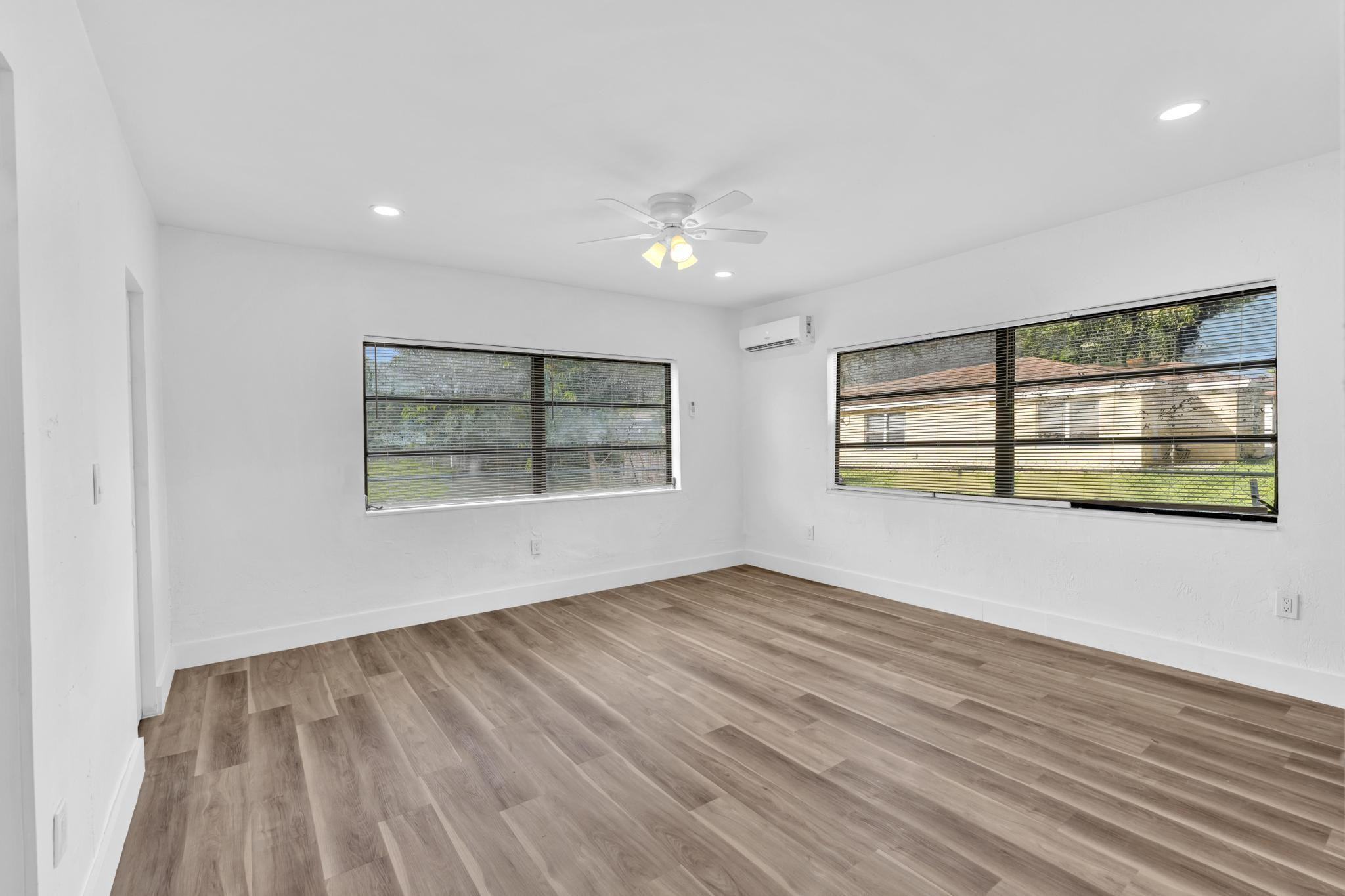 5361 Flagler Street Hollywood, FL 33021 - Photo 10 of 34 Photo 10