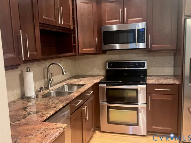 $425,000 | 3901 McTyres Cove Court, Midlothian, VA 23112