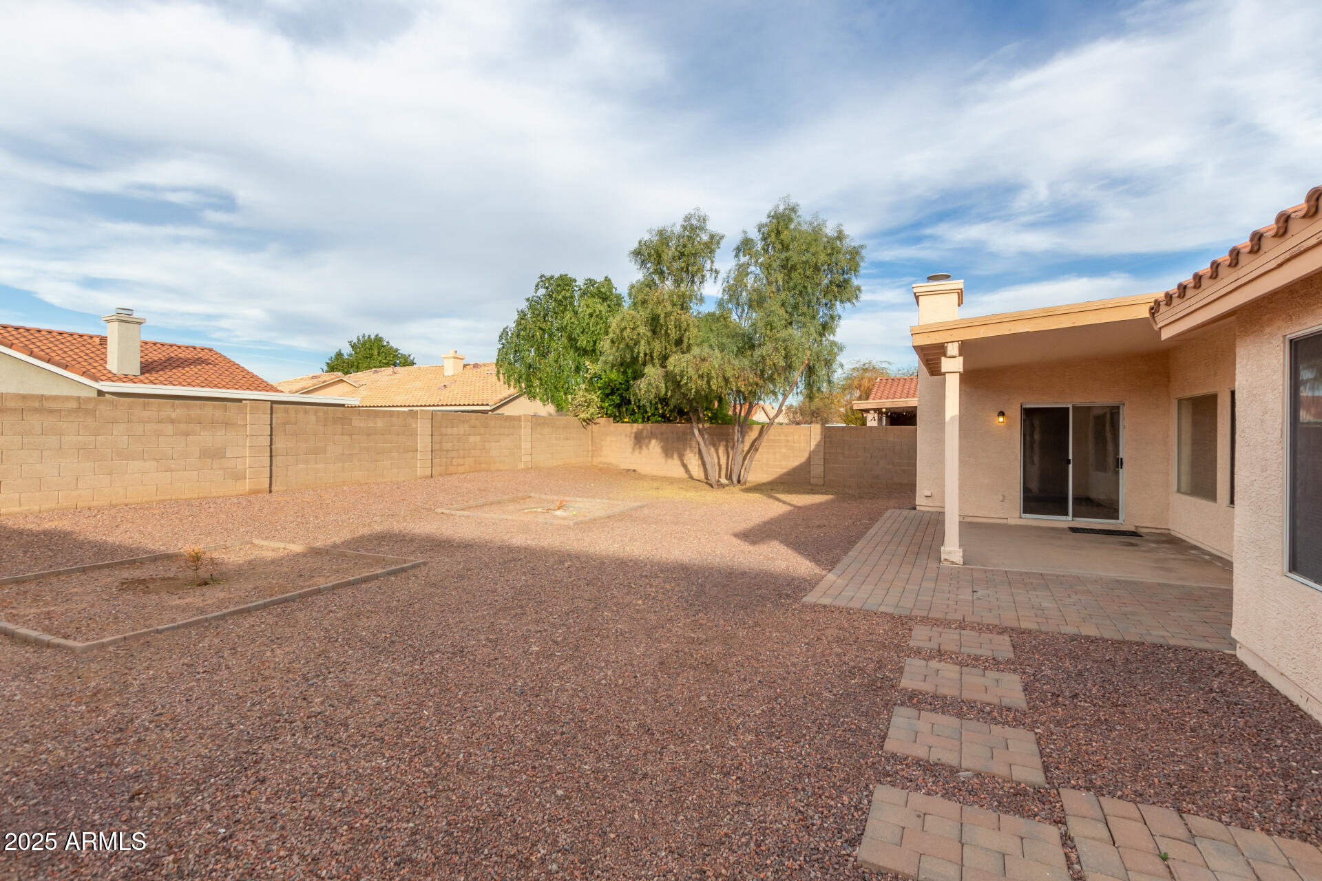 4010 West Wethersfield Road Phoenix, AZ 85029 - Photo 38 of 43 a view of a back yard of the house