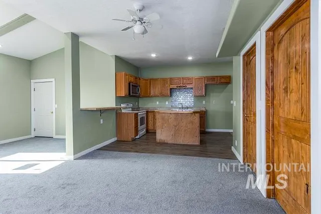 $675,000 | 5720 Southeast 3rd Avenue, New Plymouth, ID 83655