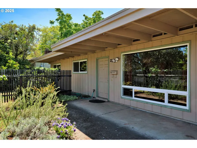 $425,000 | 2130 Grant Street, Eugene, OR 97405