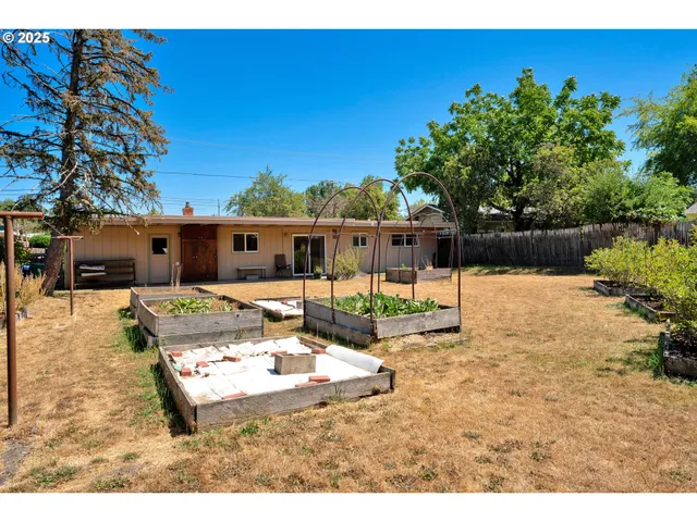 $425,000 | 2130 Grant Street, Eugene, OR 97405